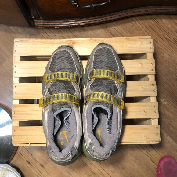 Men's Retro Sneakers - Picture 2 of 7